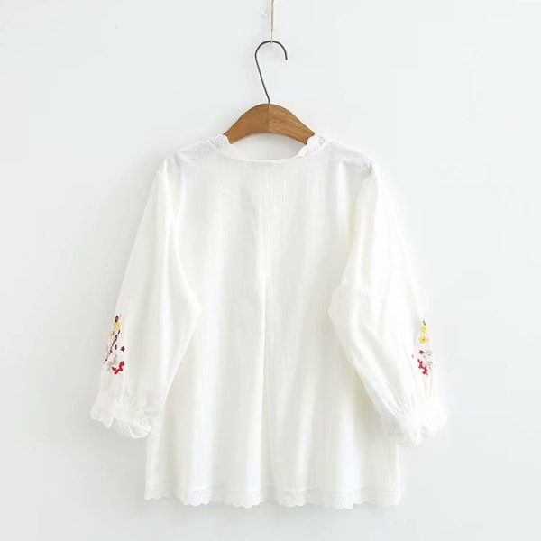 Női alkalmi blúz 3/4-es ujjal és hímzéssel