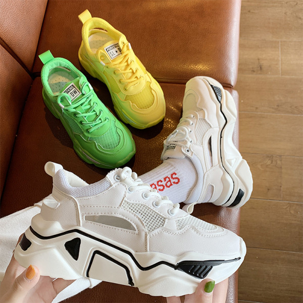 Novi model ženskih tenisica sa visokim grubim đonom od eko kože