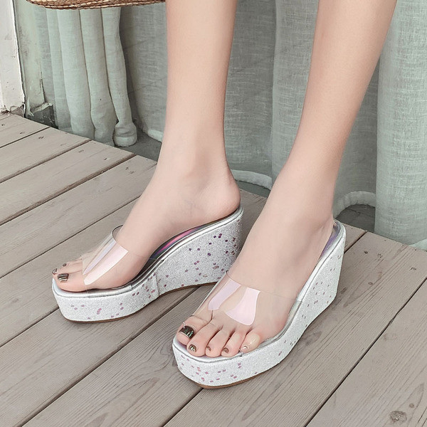 Ženske papuče s platformom i šljokicama