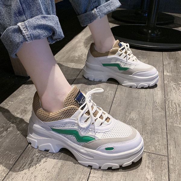 Pavasario-rudens moteriški sportbačiai grubiu padu