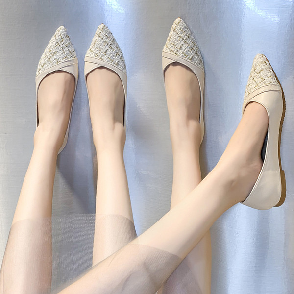 Moteriški laisvalaikio batai plokščiu padu - smailaus modelio