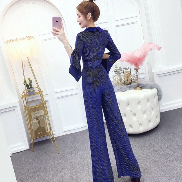 Bársony női jumpsuit spitz nyakkivágással és fényes részecskékkel