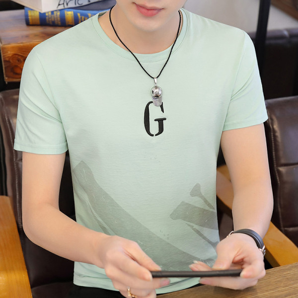 Tricou barbatesc cu broderie si decolteu rotund