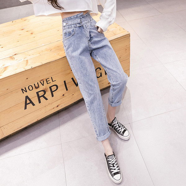 Ženske traperice s visokim strukom i džepovima - ravni model