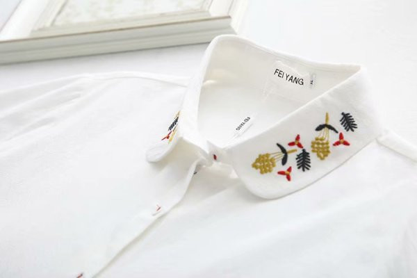 Cămașă de damă elegantă, model larg, cu guler clasic și mâneci lungi