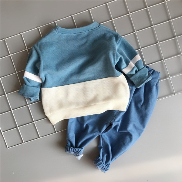 Dječji komplet za dječake od traperica i bluze s printom