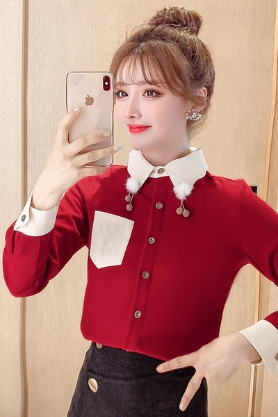 Sieviešu modernais krekls ar kabatu un klasisku apkakli