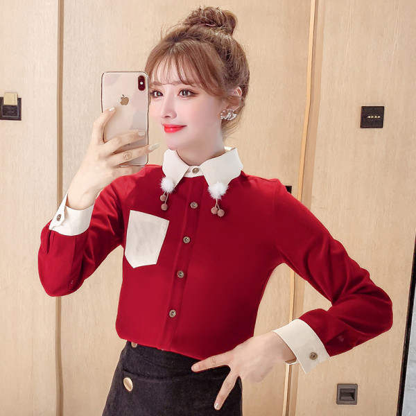 Sieviešu modernais krekls ar kabatu un klasisku apkakli