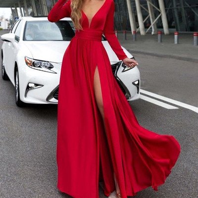 Κομψό γυναικείο μακρύ φόρεμα με σχισμή και λαιμόκοψη