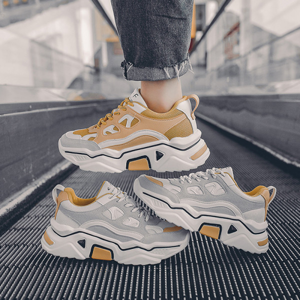 Model nou de adidasi dama cu talpa colorata si inalta