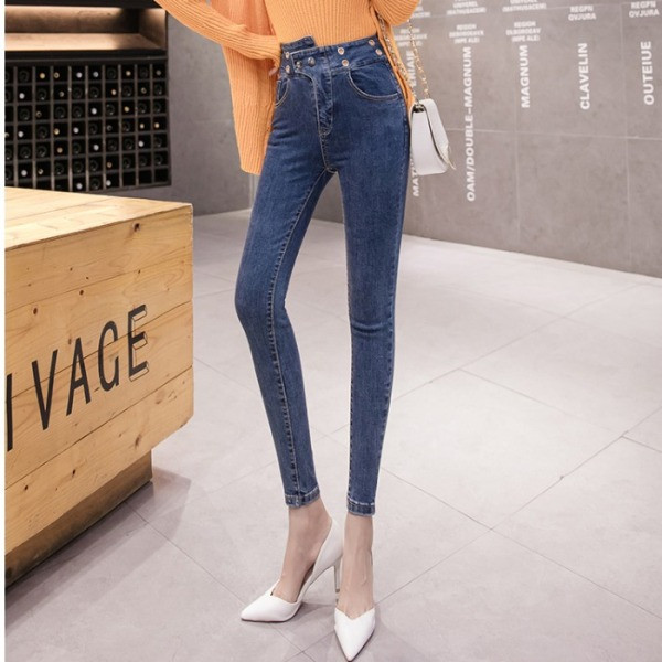 Női farmer magas derékkal, fém elemekkel