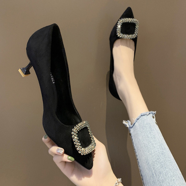 Női modern velúr cipő alacsony vékony sarokkal