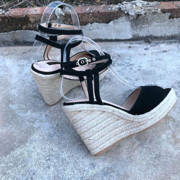 Šiuolaikinės moteriškos basutės su ekologiškomis zomšinėmis petnešėlėmis ir platforma