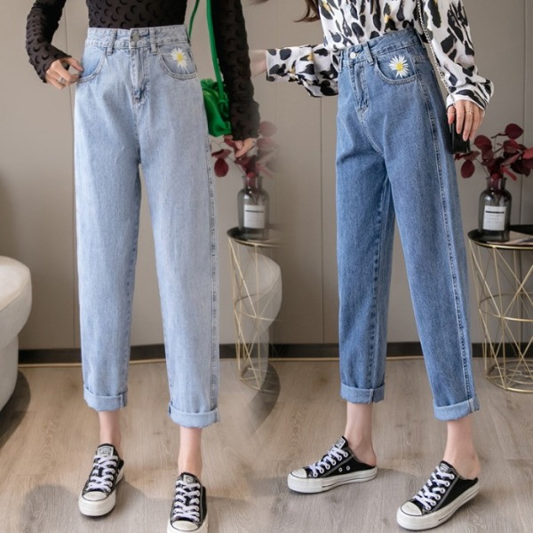 Široke ženske traperice s visokim strukom i cvjetnim vezom