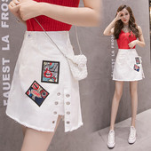 Fusta de dama alba cu talie inalta si aplicatii colorate