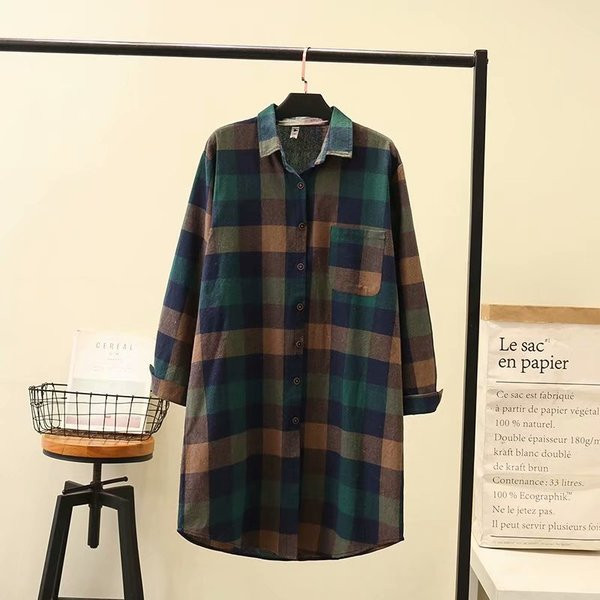 Lezser női hosszú kockás ing klasszikus gallérral és zsebbel