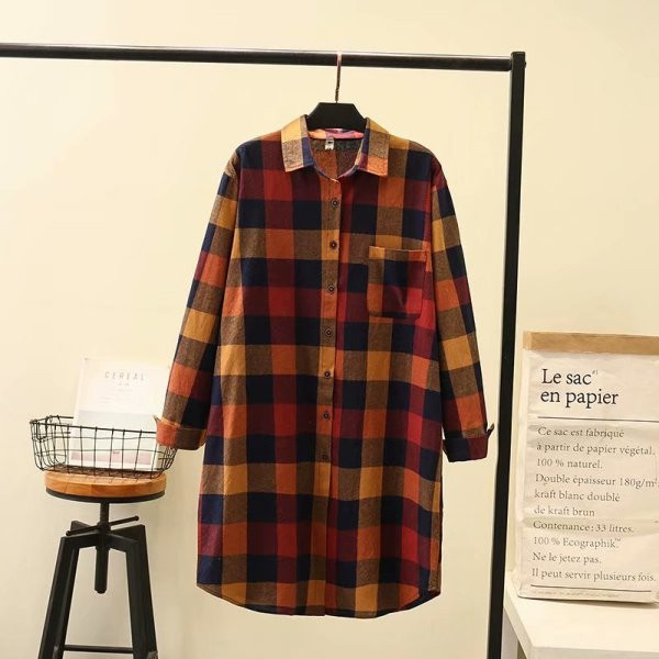 Lezser női hosszú kockás ing klasszikus gallérral és zsebbel