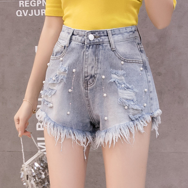 Pantaloni scurți din denim lejer cu motive rupte și perle