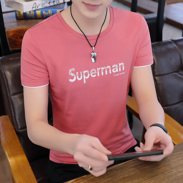 Ležerna muška majica s natpisom i ovalnim izrezom