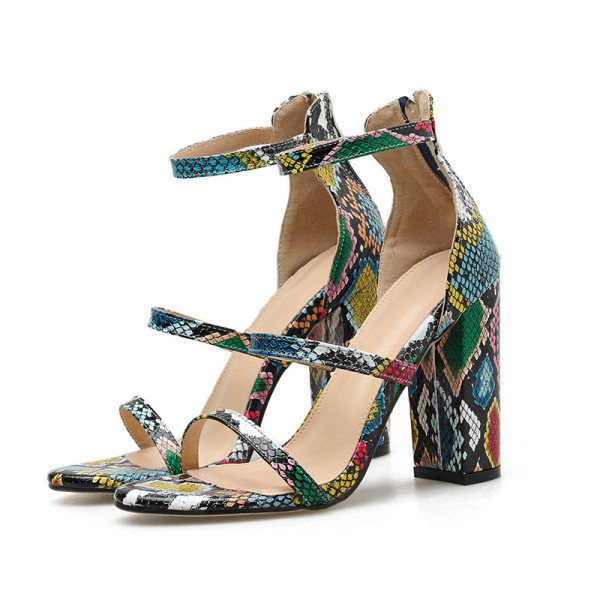 Šiuolaikinės moteriškos basutės su užtrauktuku ir gyvatės raštu