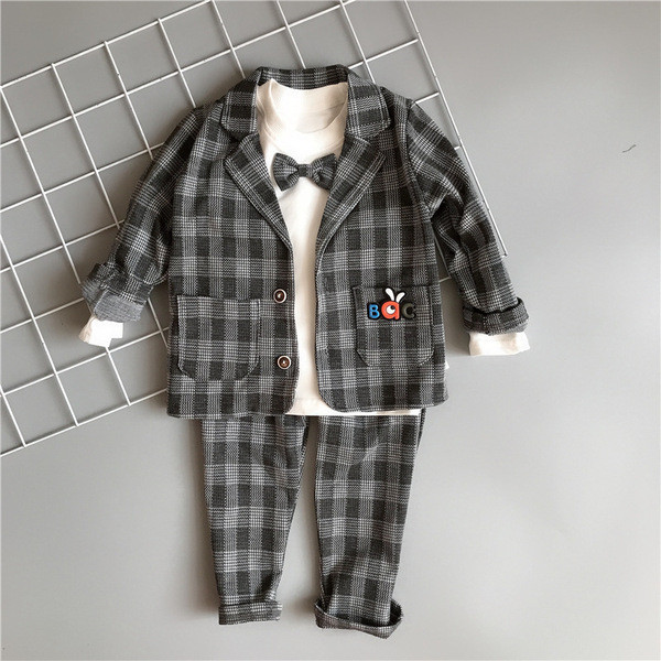 Set copii in carouri pentru baieti in trei parti