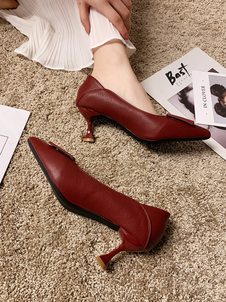 Pantofi moderni de dama din piele ecologica cu toc subtire de 7 cm