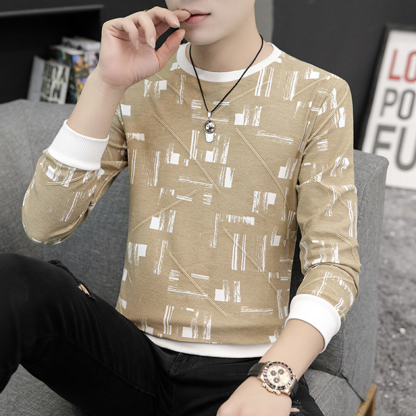 Laisva vyriška palaidinė su ovalia iškirpte ir ilgomis rankovėmis