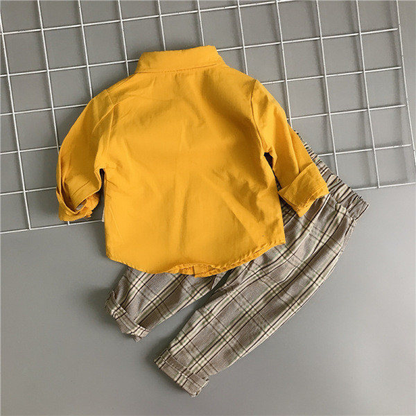 Bērnu komplekts no diviem krekla gabaliem un rūtainajām biksēm zēniem