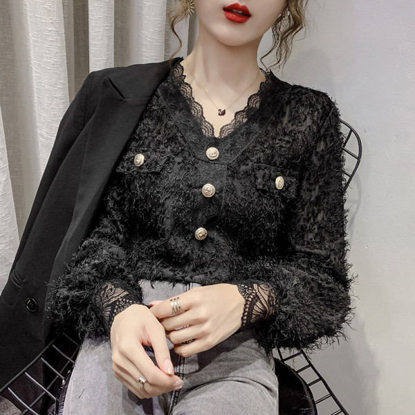 Camasa de dama model nou cu dantela si decolteu in V