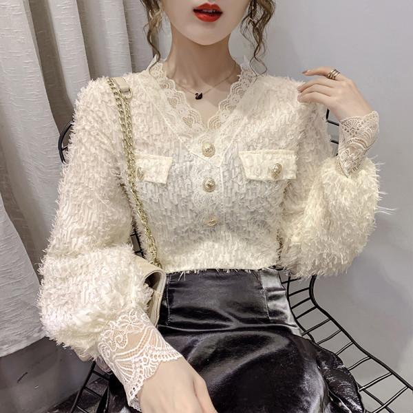 Camasa de dama model nou cu dantela si decolteu in V