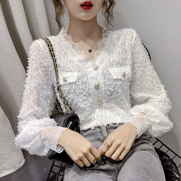 Camasa de dama model nou cu dantela si decolteu in V