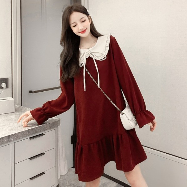 Retro naiste sametkleit ovaalse dekoltee ja lipsudega