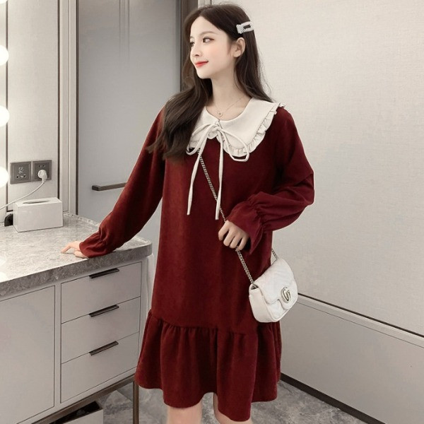 Retro naiste sametkleit ovaalse dekoltee ja lipsudega