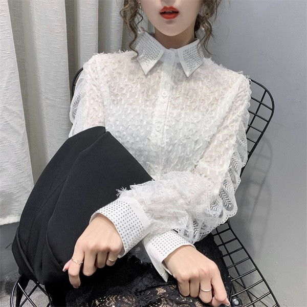 Moodne naiste särk klassikalise krae ja kivikestega