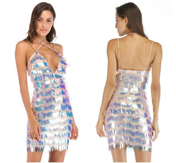 Стилна дамска къса рокля с тънки презрамки,дълбоко деколте и пайети