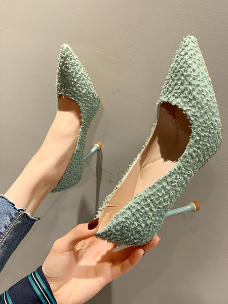 Stilingi moteriški batai 9 cm plonu kulnu - smailaus modelio