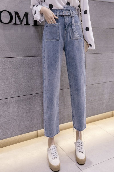 Blugi de dama moderni cu curea si buzunare - model drept