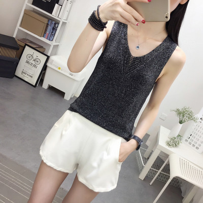 Laisvalaikio moteriškos kelnės su špico iškirpte ir blizgiu efektu