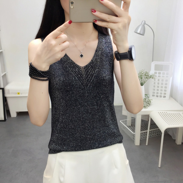 Laisvalaikio moteriškos kelnės su špico iškirpte ir blizgiu efektu