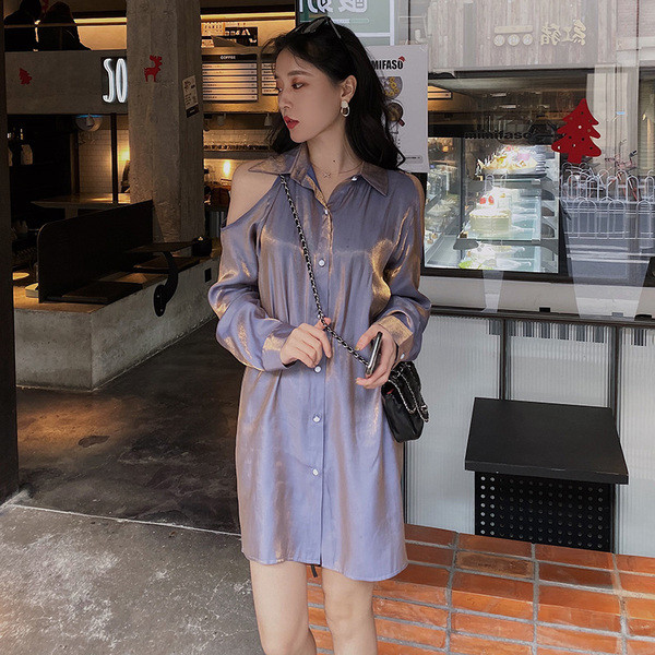 Naujo modelio moteriška suknelė klasikine apykakle ir apnuogintais pečiais