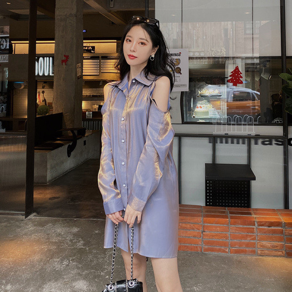 Naujo modelio moteriška suknelė klasikine apykakle ir apnuogintais pečiais