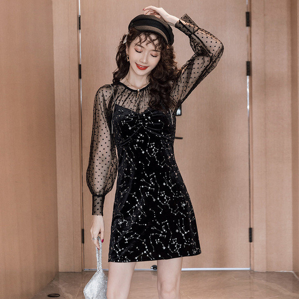 Stilinga moteriška aksominė suknelė + taškuota palaidinė su ovalia iškirpte