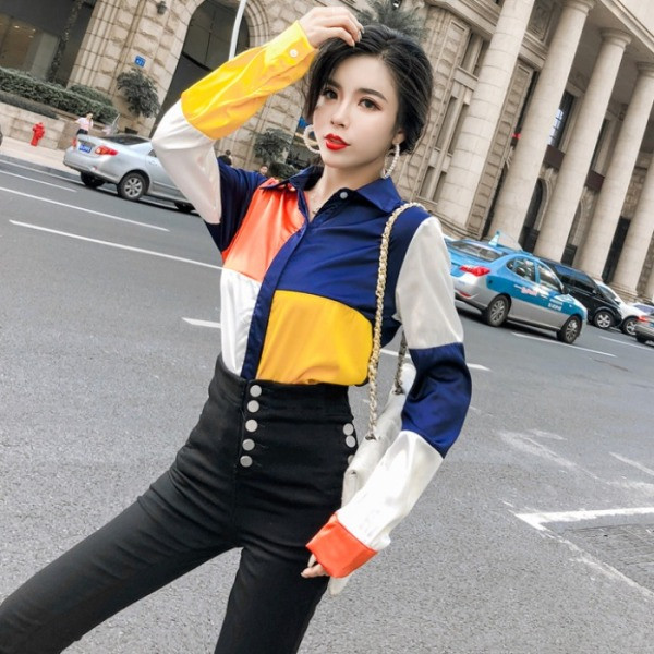 Többszínű női ing klasszikus gallérral