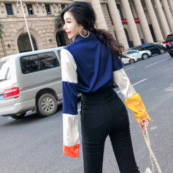 Többszínű női ing klasszikus gallérral