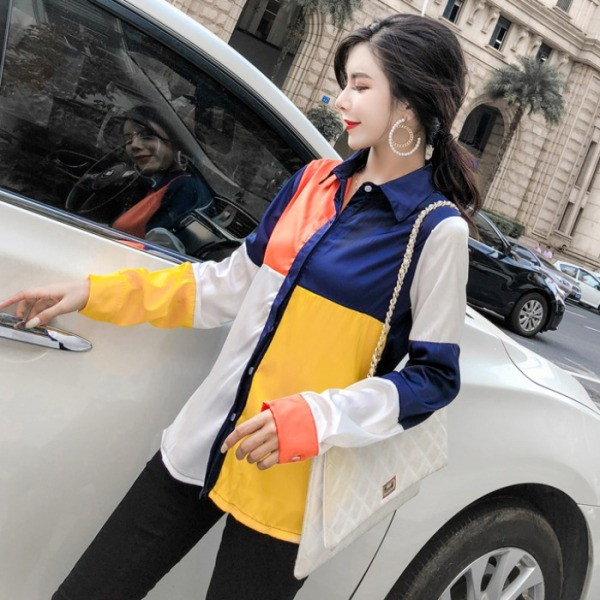 Többszínű női ing klasszikus gallérral