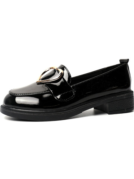 Alkalmi női lakkcipő fém elemmel - két modell