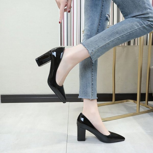 Pantofi dama casual model ascutit cu toc mic gros