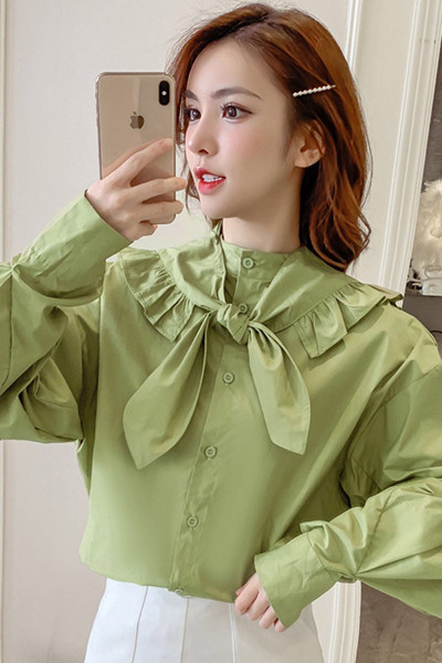 Moteriški laisvalaikio marškiniai su kaspinu ir sagomis