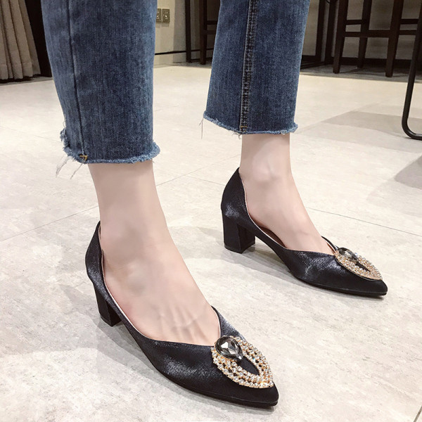 Pantofi eleganti de dama cu toc gros si pietre decorative