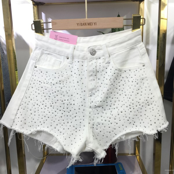 Vasaras sieviešu šorti ar augstu vidukli, kas dekorēts ar akmeņiem